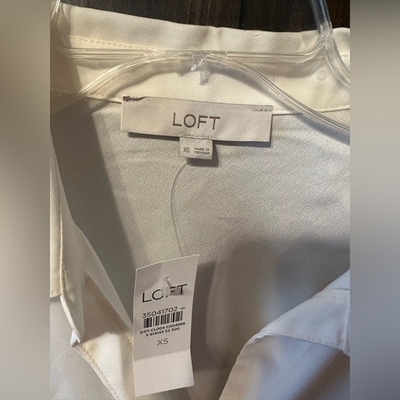 Loft Blouse NWT - Picture 2 of 3
